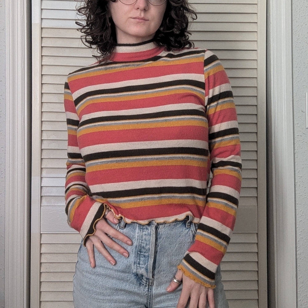 Retro style striped mockneck